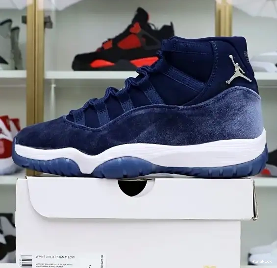 11 RETRO AIR MIDNIGHT NAVY JORDAN 0331